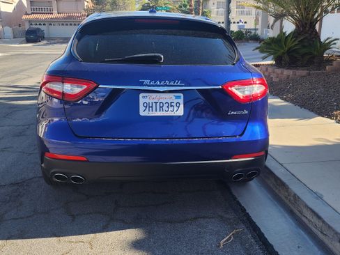 Used 2017 Maserati Levante image 2