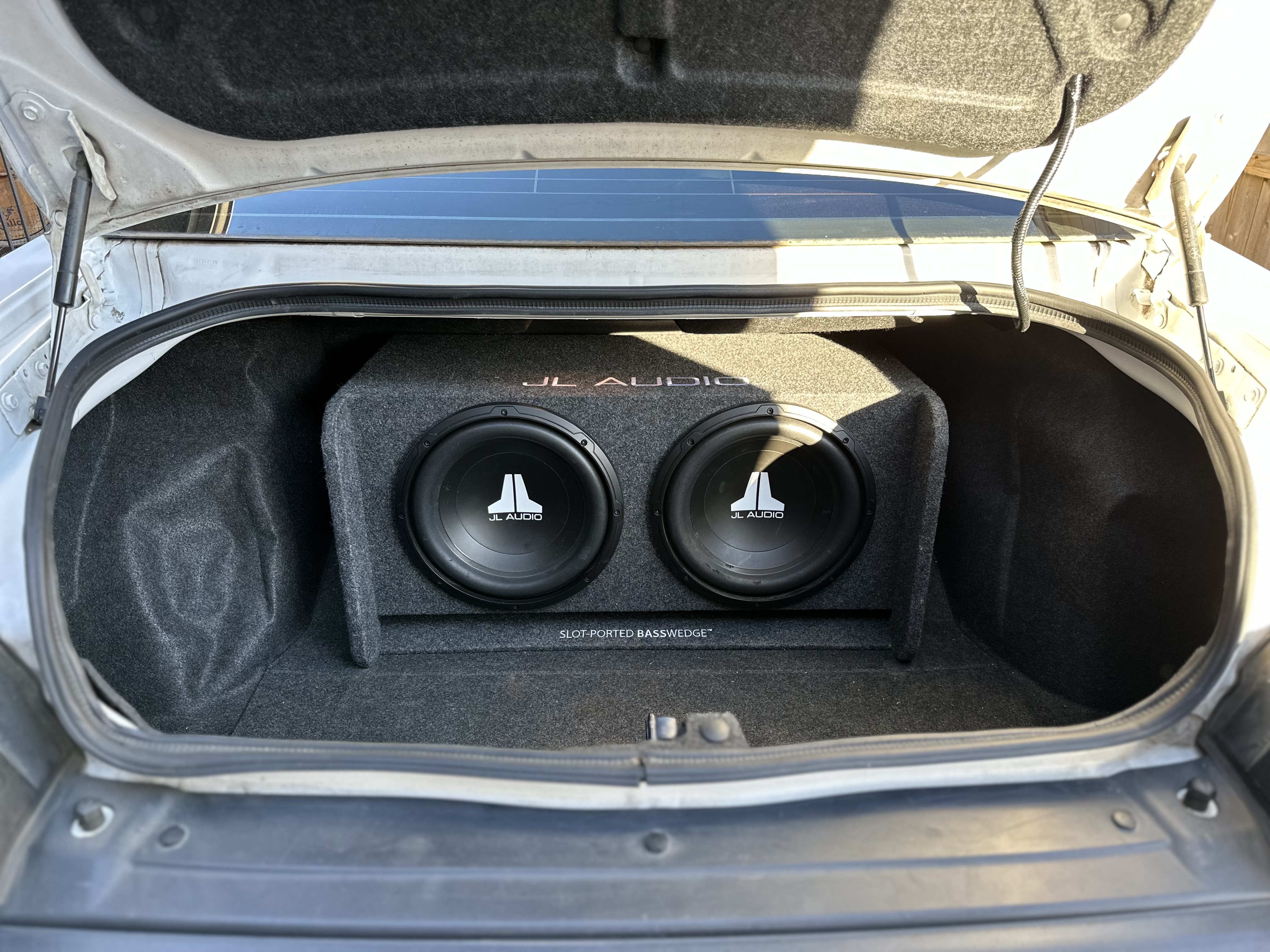 Used 2016 Dodge Challenger SXT RWD image 14