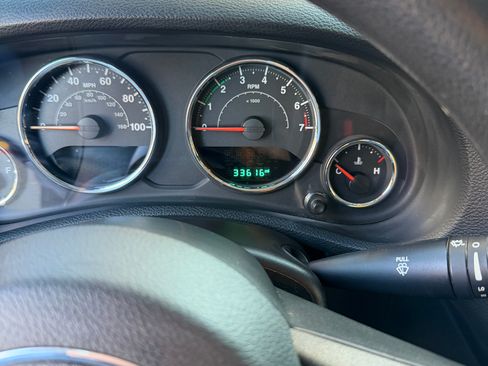 Used 2015 Jeep Wrangler Sport image 10