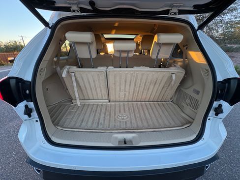 Used 2017 Toyota Highlander Limited Platinum image 13