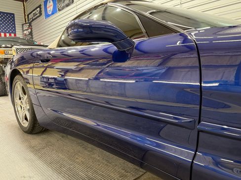 Used 2004 Chevrolet Corvette Convertible w/ Preferred Equipment Group image 15