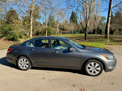 Used 2009 Honda Accord EX-L image 8