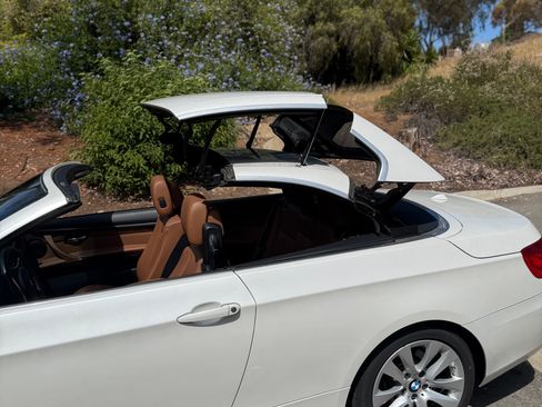 Used 2013 BMW 328i Convertible image 16