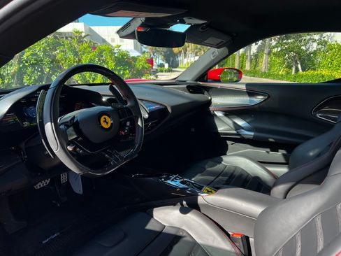 Used 2023 Ferrari SF90 Stradale image 21