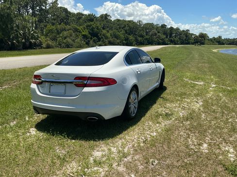 Used 2013 Jaguar XF RWD image 9