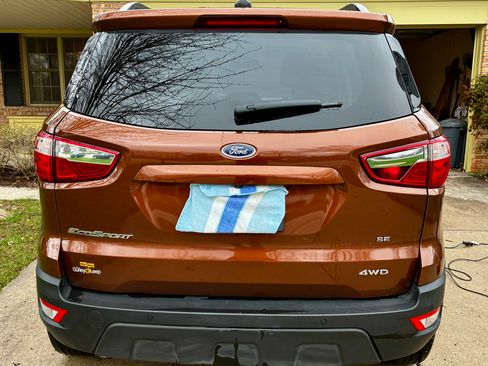Used 2020 Ford EcoSport SE w/ SE Convenience Package image 6