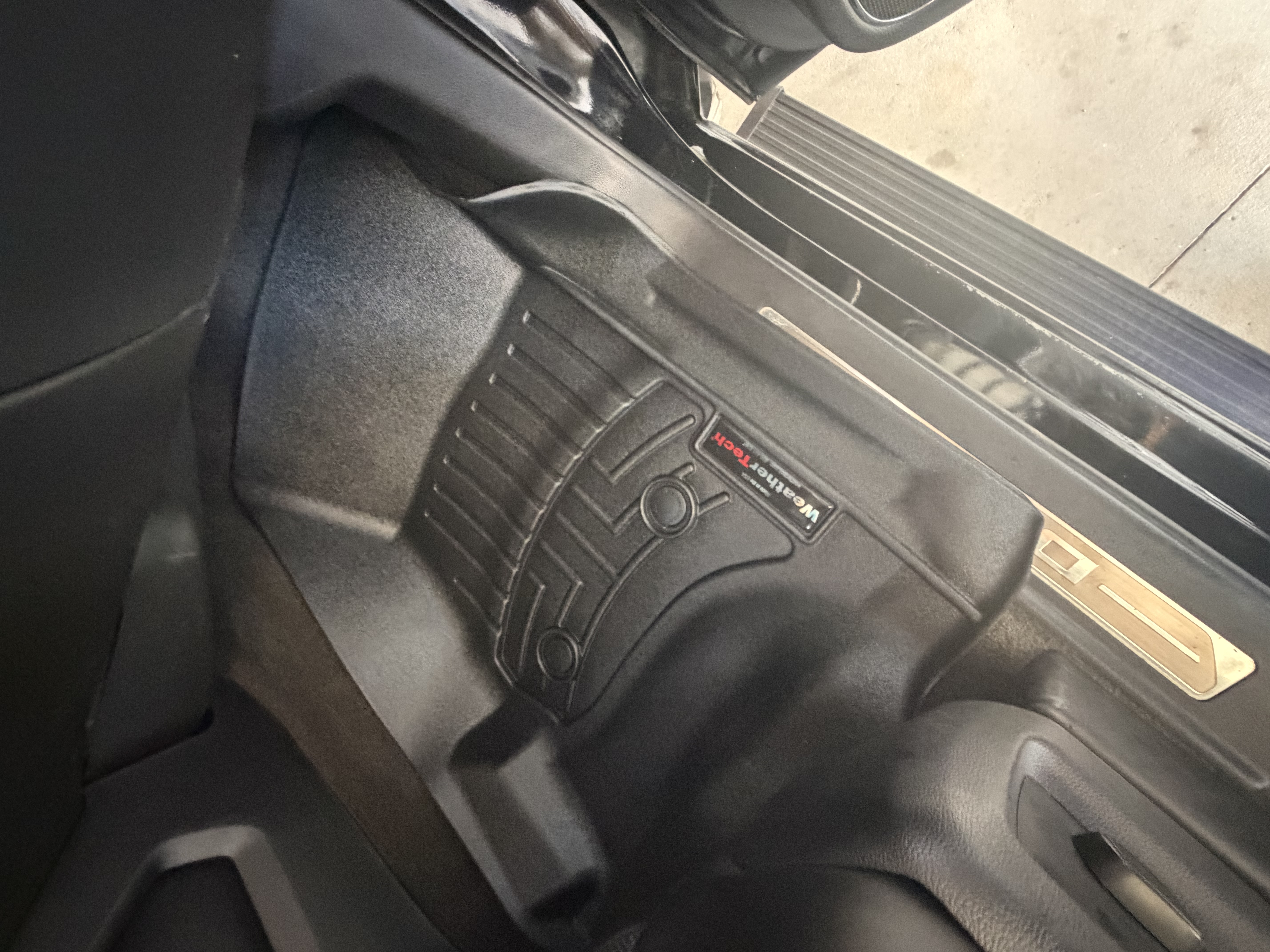 Used 2015 GMC Sierra 2500 Denali w/ Duramax Plus Package AWD/4WD image 24