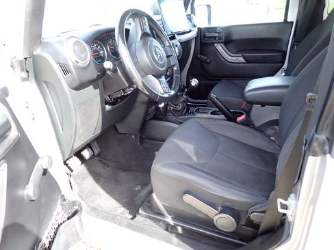 Used 2015 Jeep Wrangler Sport image 11