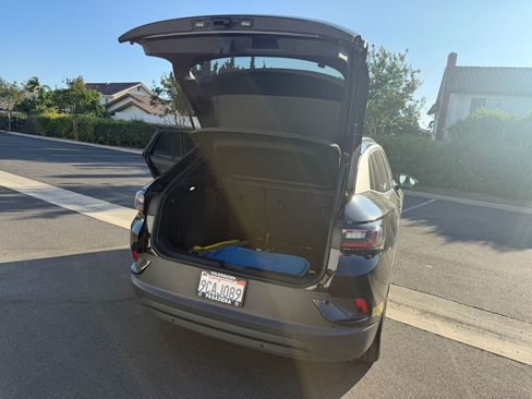 Used 2022 Volkswagen ID.4 Pro image 14