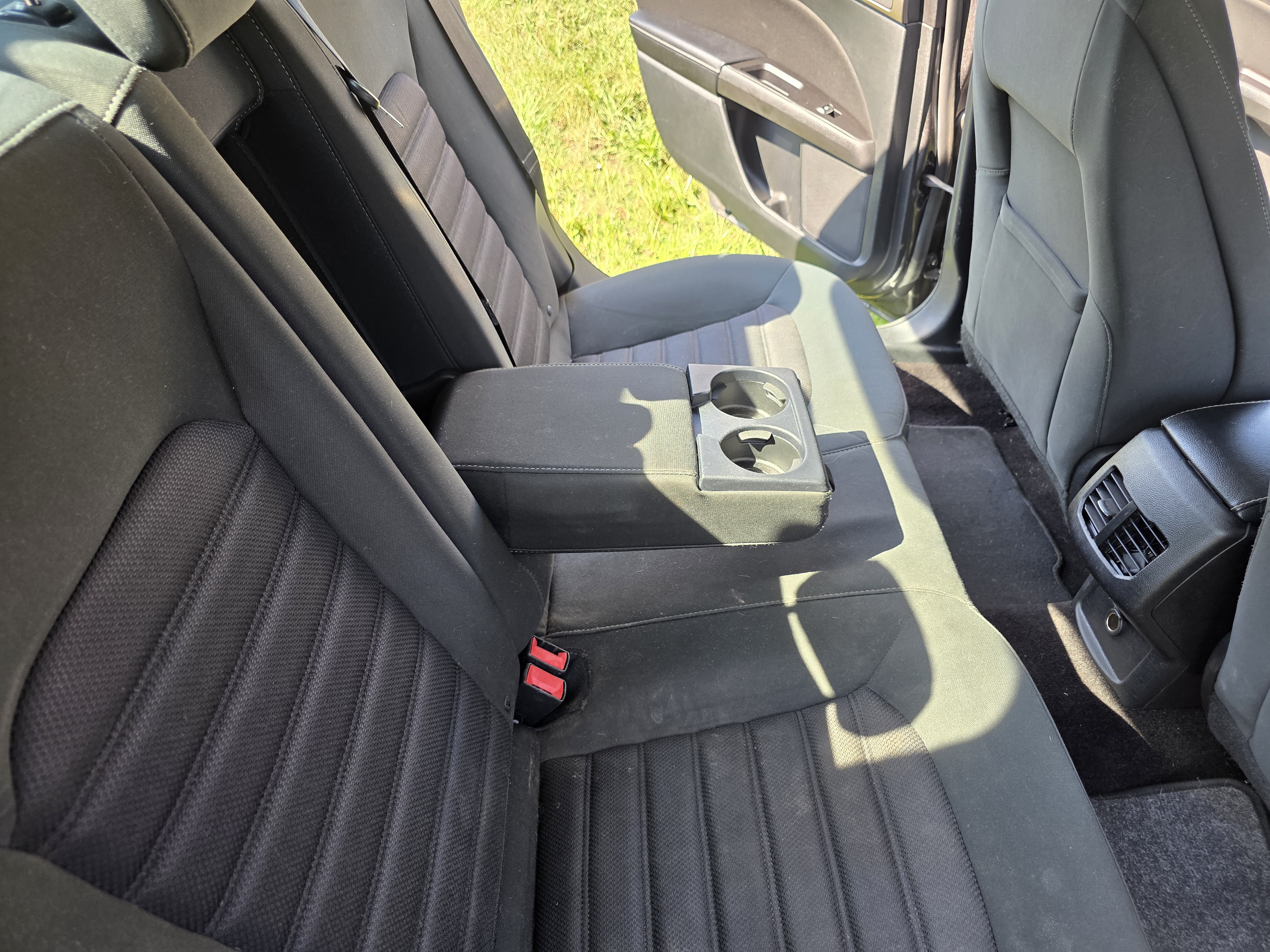 Used 2017 Ford Fusion SE w/ Fusion SE Technology Package FWD image 16