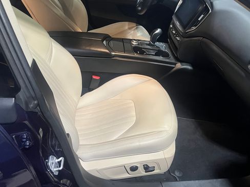 Used 2018 Maserati Ghibli S image 9