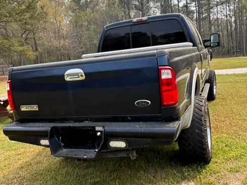 Used 2005 Ford F250 Lariat AWD/4WD image 1