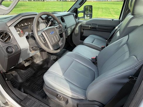 Used 2014 Ford F250 XL w/ Power Equipment Group image 26