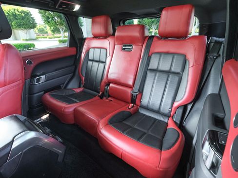 Used 2018 Land Rover Range Rover Sport HSE Dynamic image 17