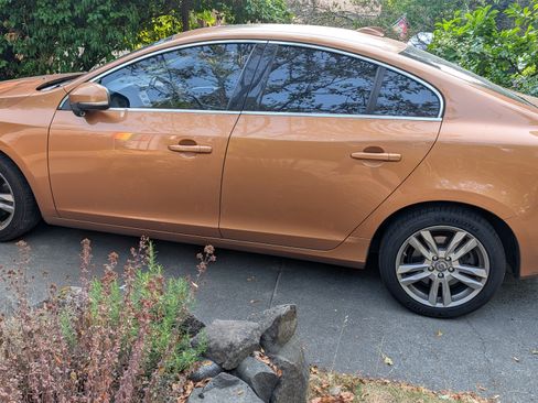Used 2011 Volvo S60 T6 AWD/4WD image 1
