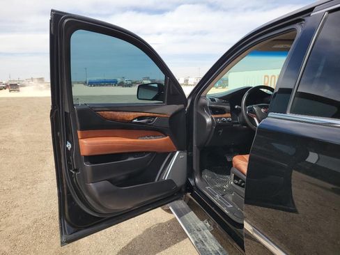 Used 2015 Cadillac Escalade ESV Premium AWD/4WD image 6