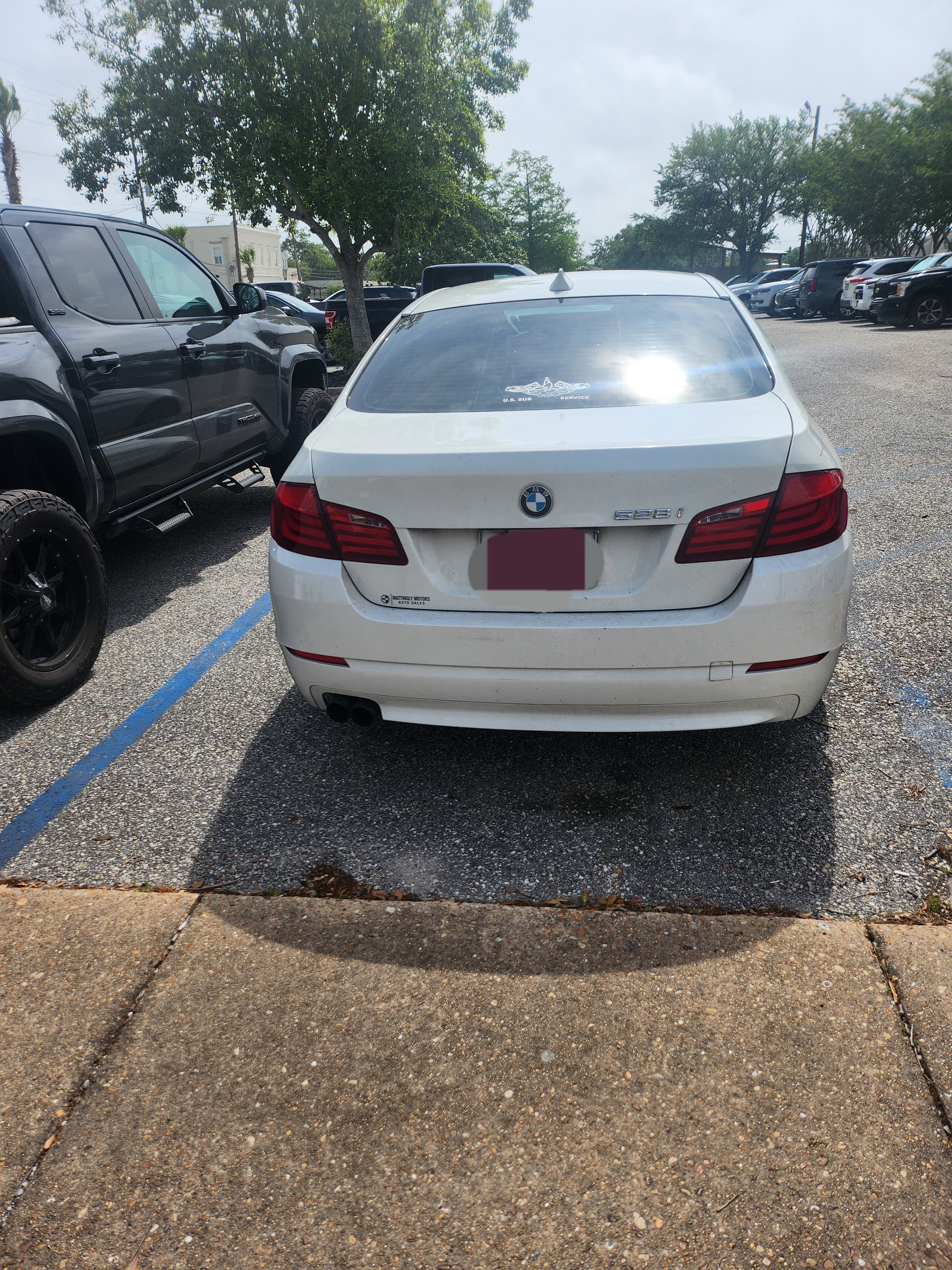 Used 2011 BMW 528i Sedan RWD image 11