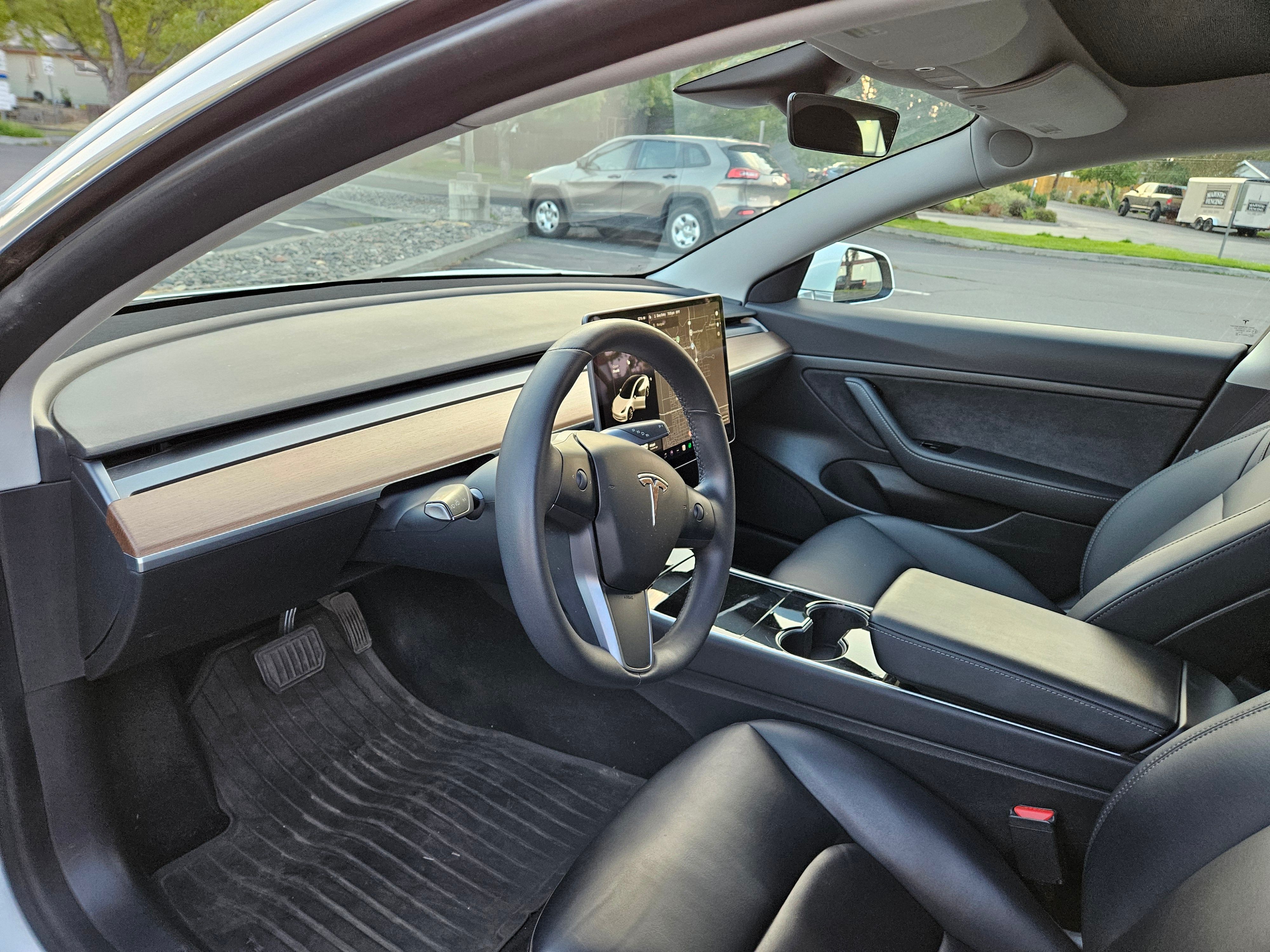 Used 2020 Tesla Model 3 Standard Range Plus RWD image 9
