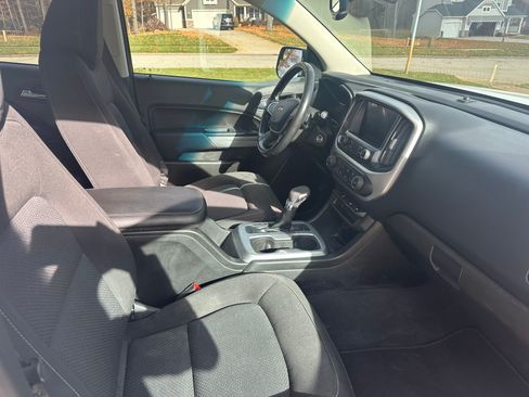Used 2022 Chevrolet Colorado LT image 13