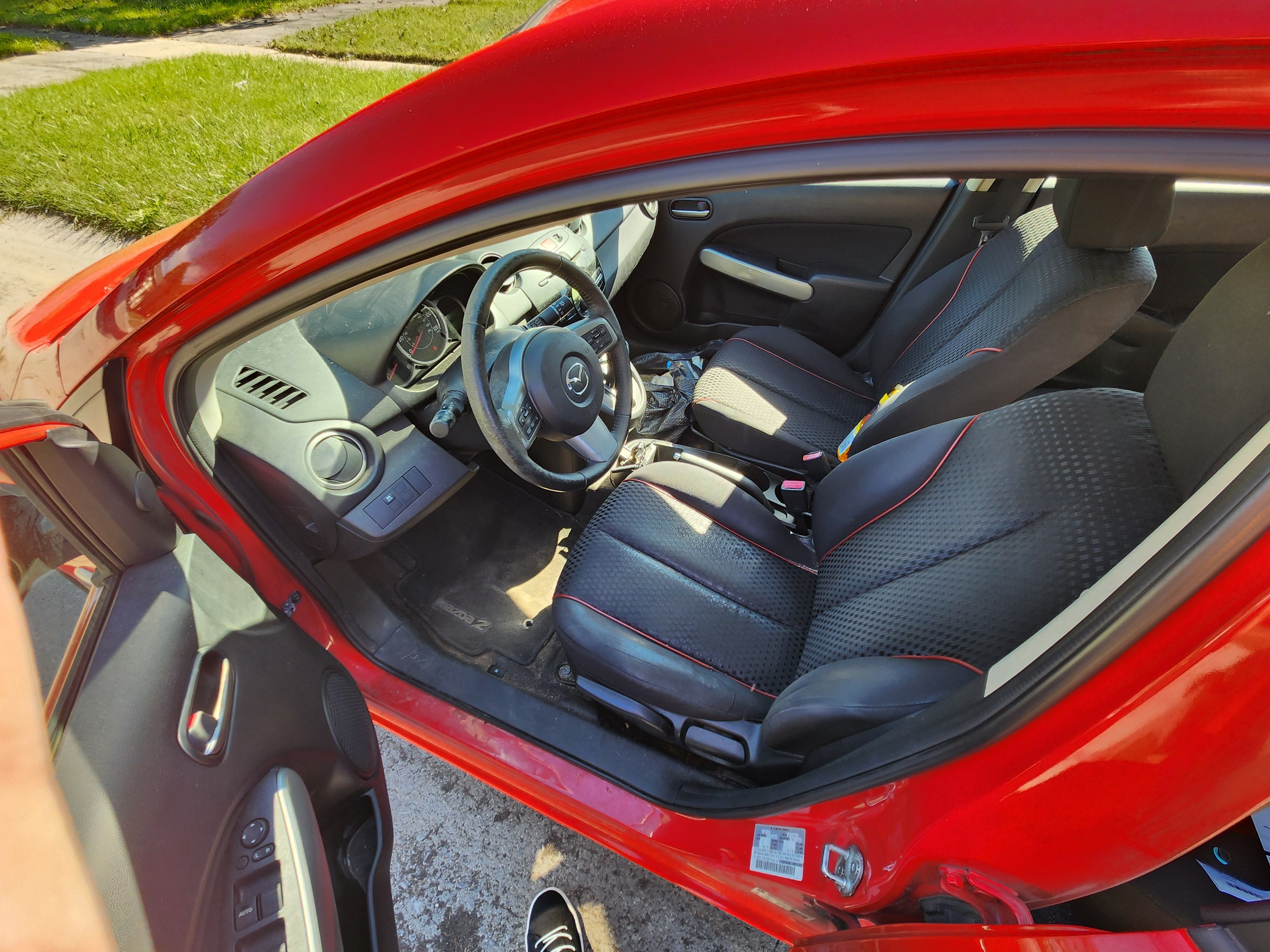 Used 2012 MAZDA MAZDA2 Touring FWD image 9