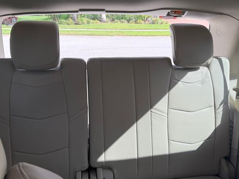 Used 2019 Cadillac Escalade Luxury image 28