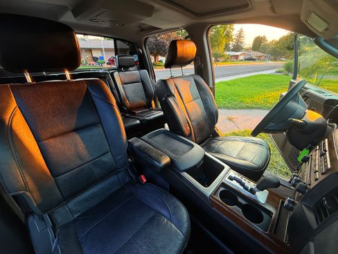 Used 2011 Nissan Titan SL w/ SL Technology Pkg AWD/4WD image 13