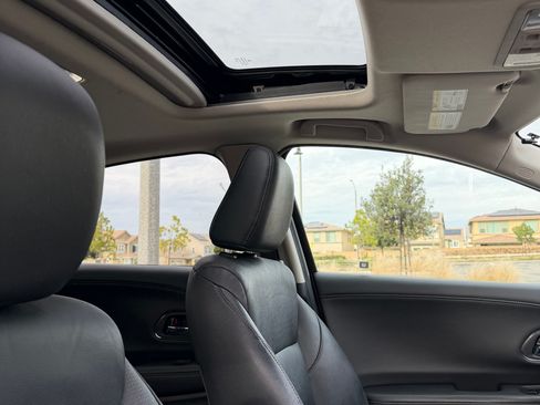 Used 2018 Honda HR-V EX-L image 13