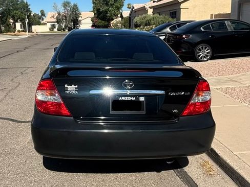 Used 2004 Toyota Camry LE FWD image 2