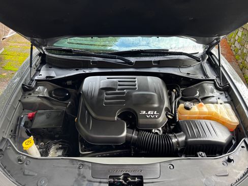 Used 2017 Dodge Charger SXT w/ Plus Group image 11