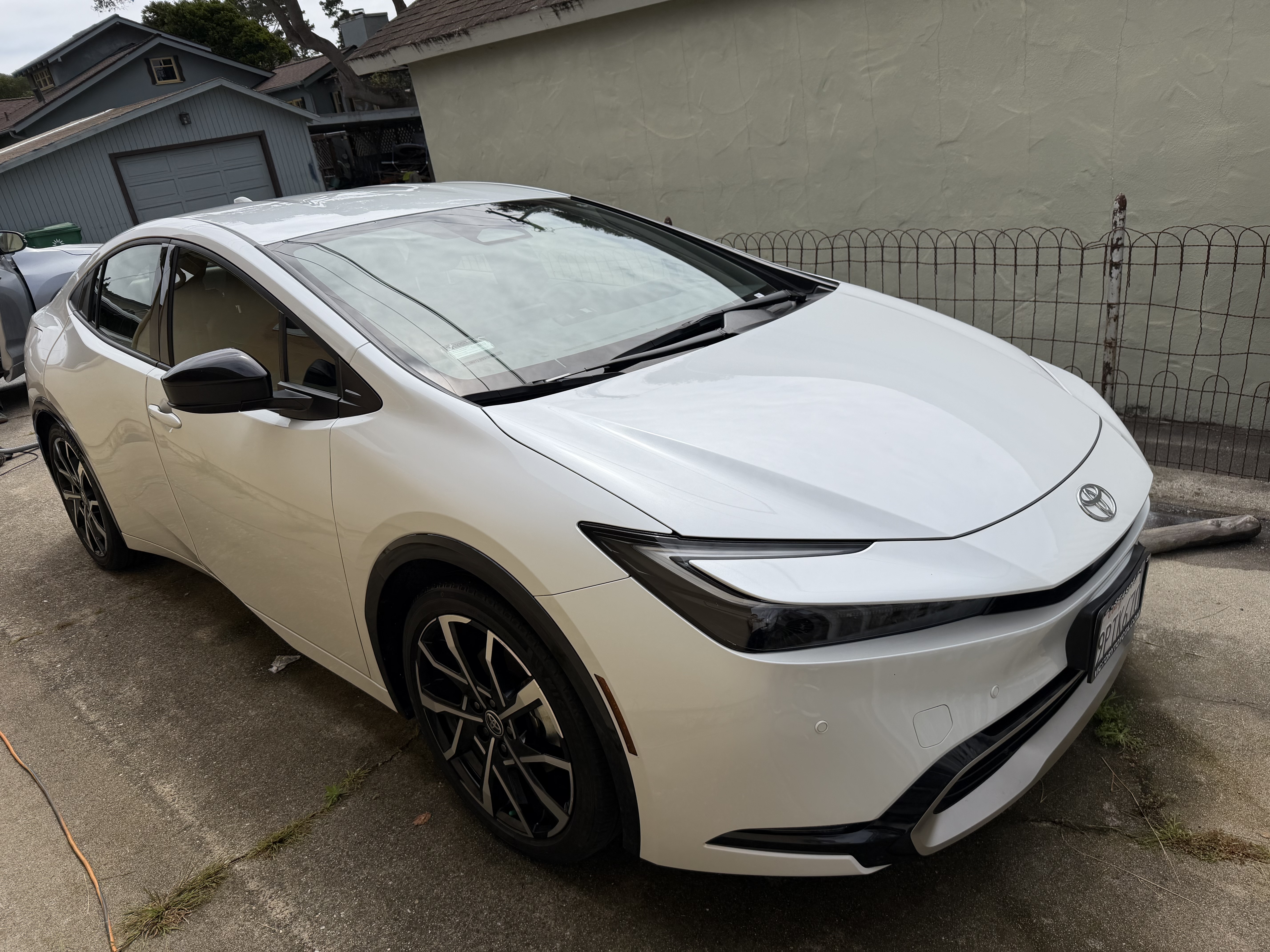 Used 2024 Toyota Prius Prime FWD image 1