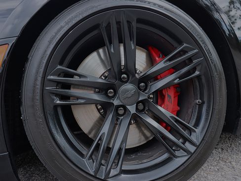 Used 2019 Chevrolet Camaro ZL1 image 11