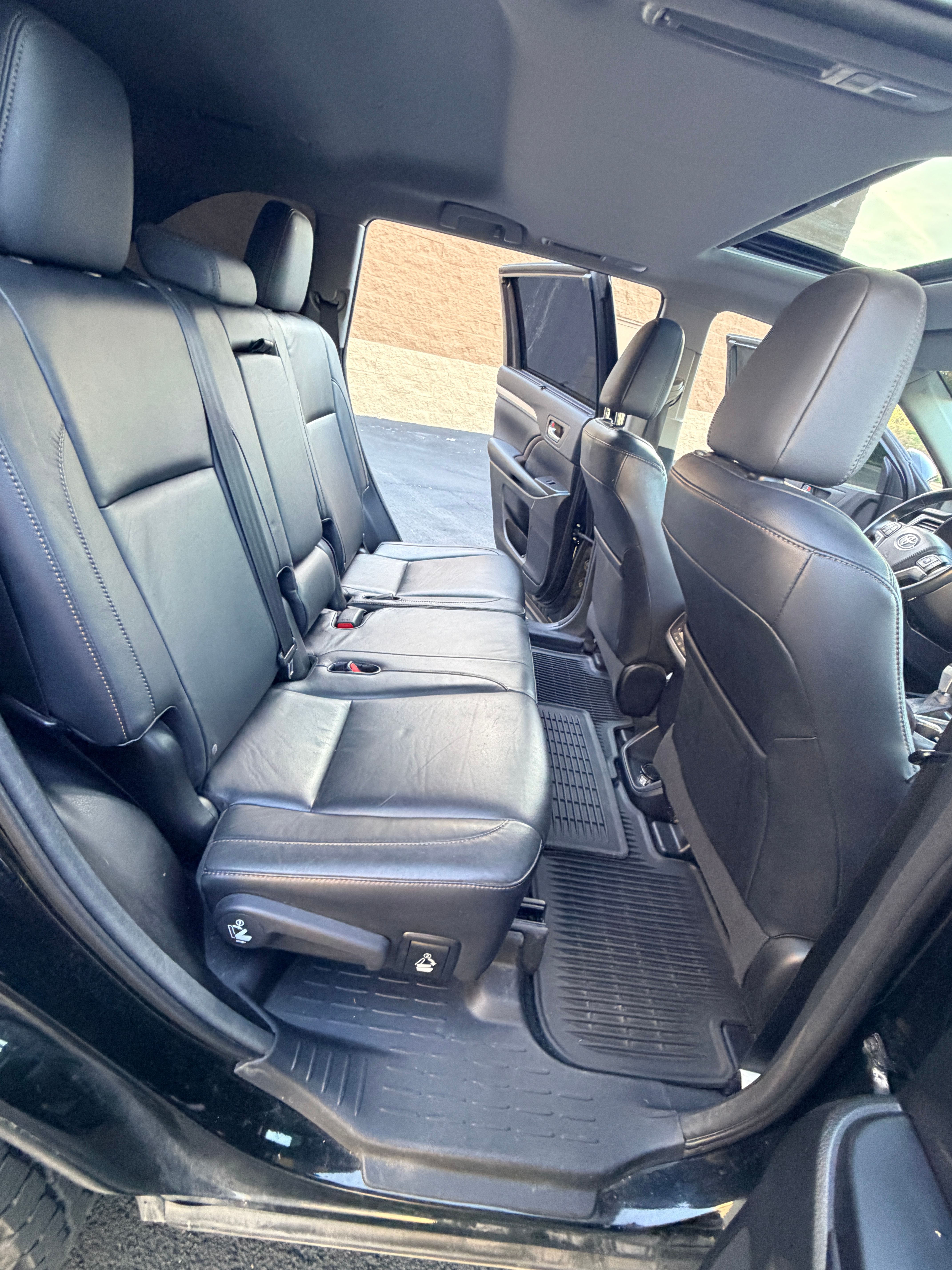 Used 2015 Toyota Highlander XLE AWD/4WD image 11