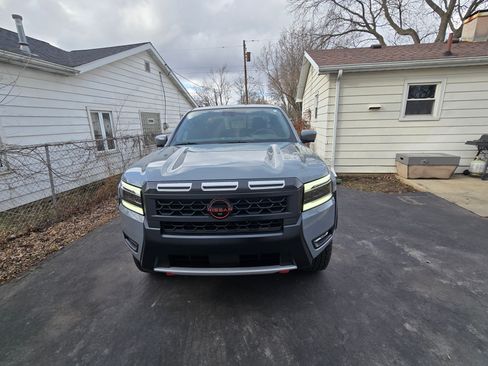 Used 2025 Nissan Frontier PRO-4X w/ Pro Convenience Package image 1