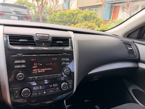 Used 2013 Nissan Altima 2.5 SV image 8