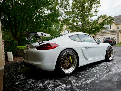 Used 2016 Porsche Cayman GT4 image 16