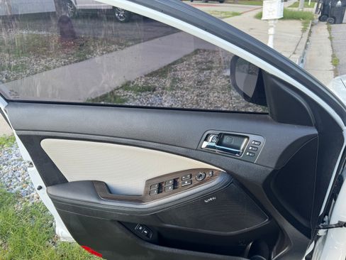 Used 2013 Kia Optima SX w/ Limited Pkg image 9