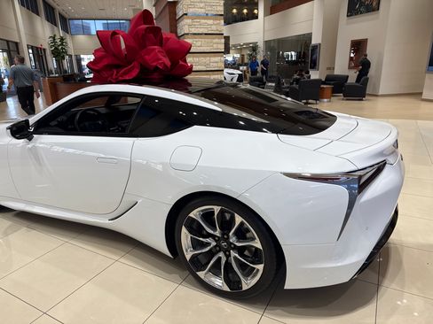 Used 2022 Lexus LC 500 Coupe w/ Dynamic Handling Package RWD image 2