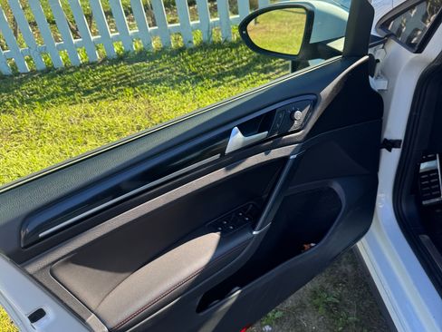 Used 2016 Volkswagen GTI Autobahn image 6