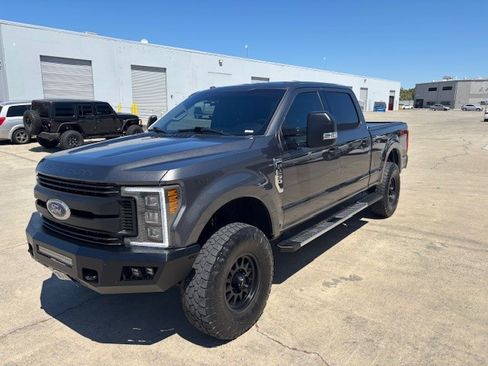 Used 2019 Ford F250 XLT w/ XLT Value Package image 8