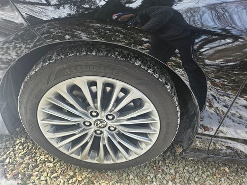 Used 2022 Toyota Avalon Limited image 10