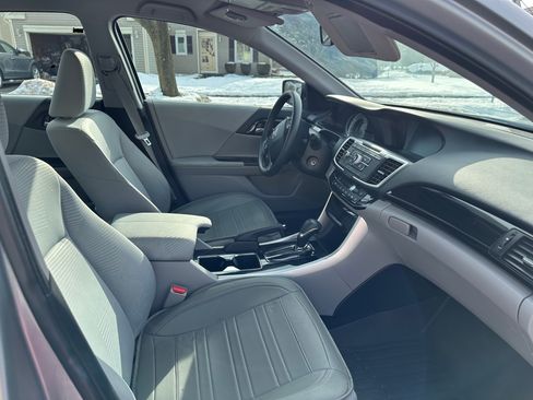 Used 2017 Honda Accord LX image 8