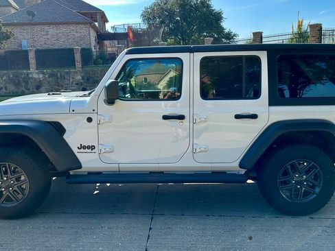 Used 2024 Jeep Wrangler Unlimited Sport image 5