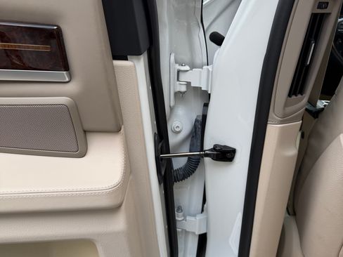 Used 2014 BMW 750Li image 25