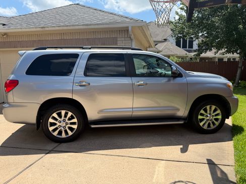 Used 2012 Toyota Sequoia Limited RWD image 8