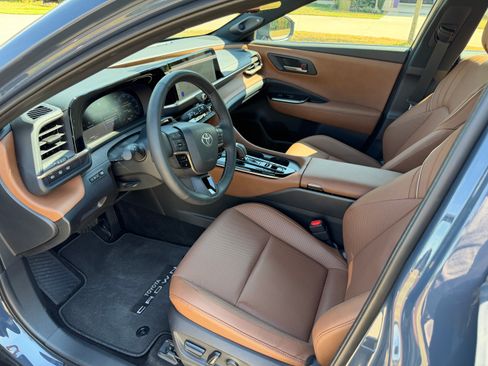 Used 2025 Toyota Crown Signia w/ Advanced Technology Package AWD/4WD image 12