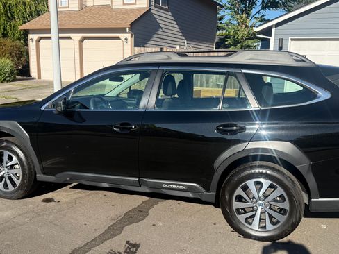 Used 2023 Subaru Outback AWD/4WD image 5
