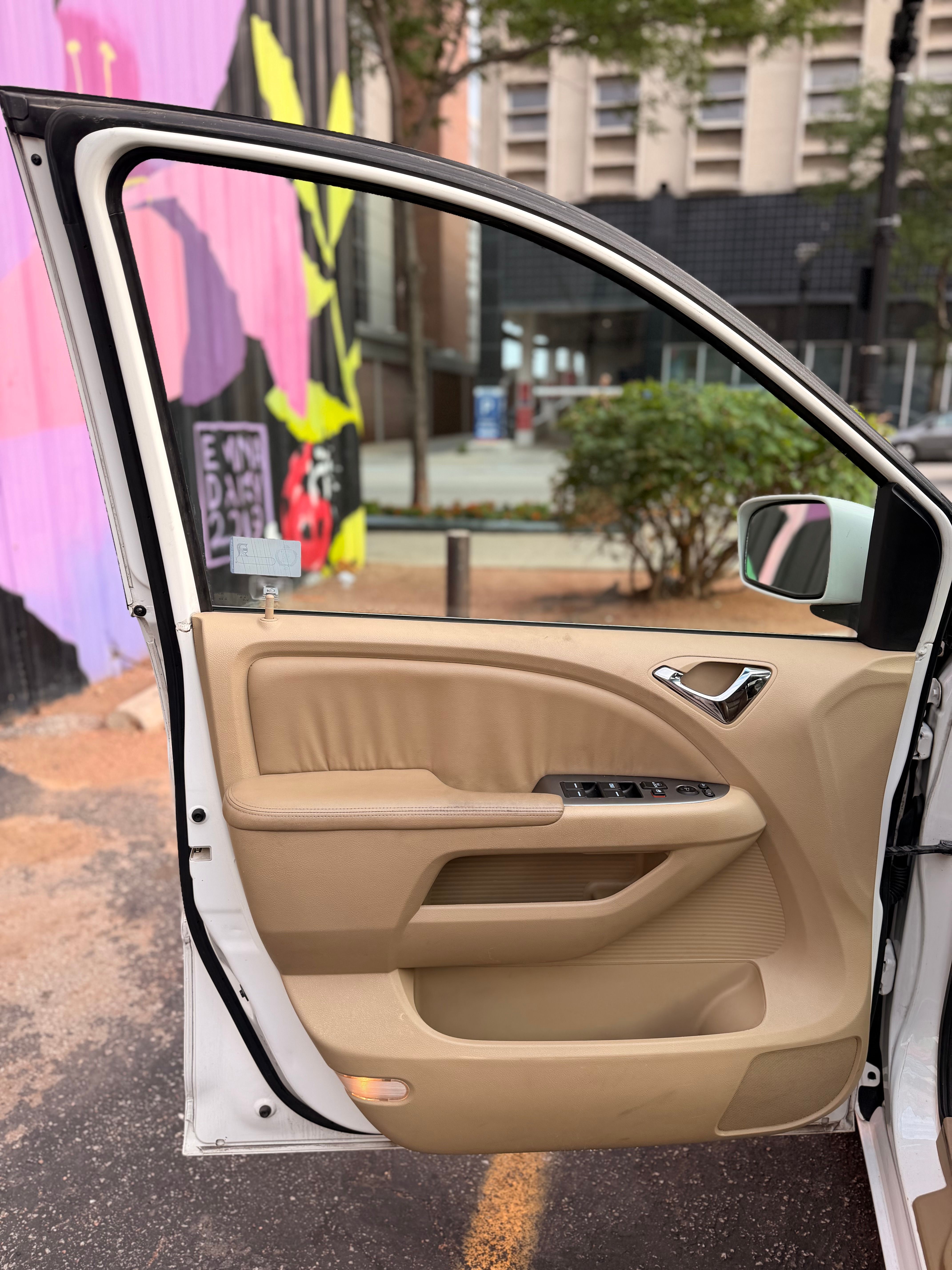 Used 2010 Honda Odyssey EX-L image 8