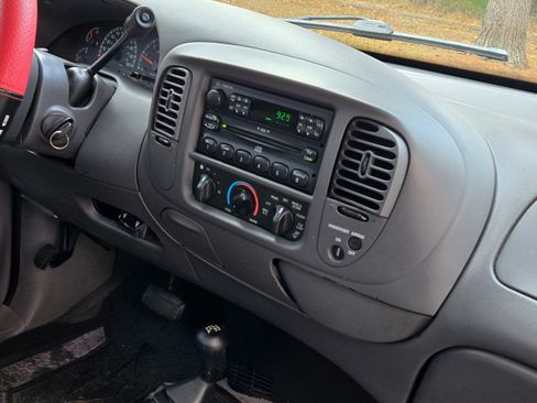 Used 2003 Ford F150 XLT image 13