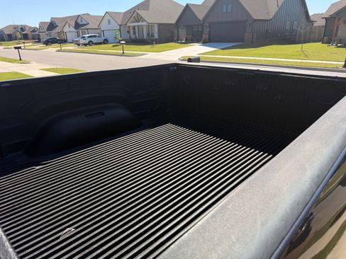 Used 2018 RAM 1500 Classic SLT image 14