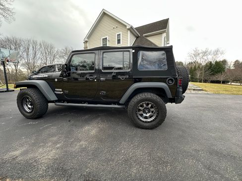 Used 2017 Jeep Wrangler Unlimited Sport w/ Quick Order Package 23S image 15